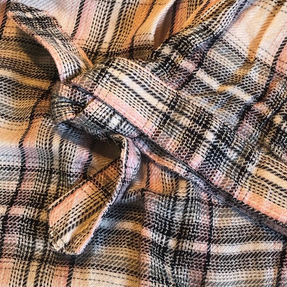 Bobeau quarter length LS w/buttons. Size small. - Picture 8 of 8